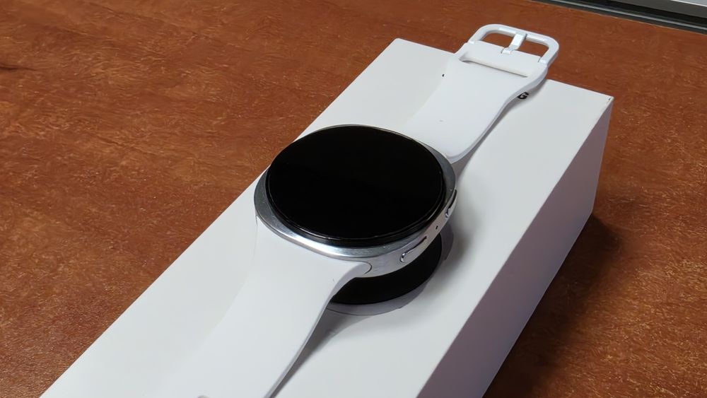 Samsung Galaxy Watch 8 44mm LTE srebrny, stan bdb, gwarancja