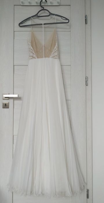 Delikatna, zwiewna suknia- Anna Kara