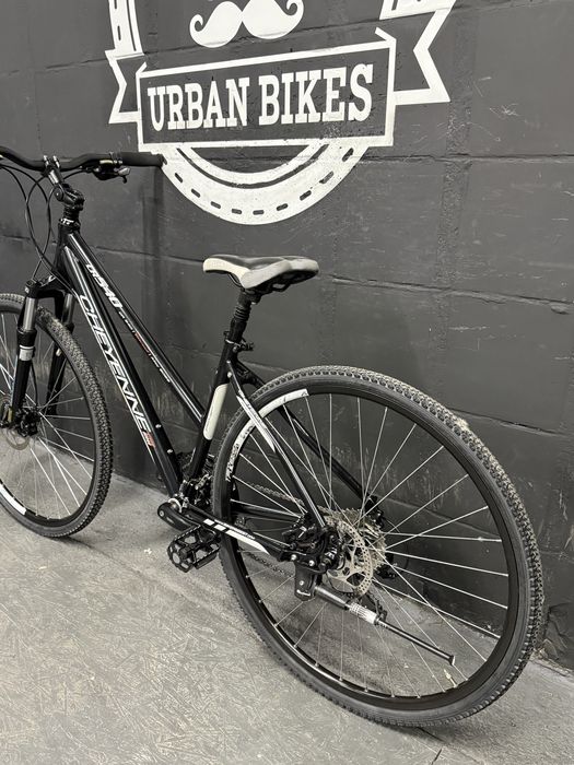Rower miejski Crossowy Cheyenne CR 540 Shimano Tourney hamulce hydrauliczne 43 cm Urban Bikes