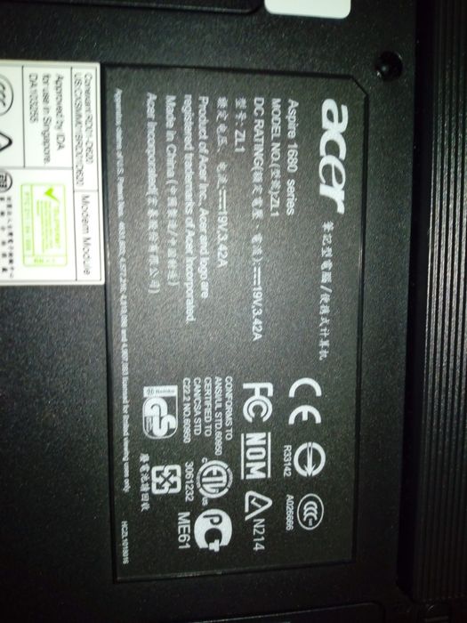 3 Computadores - 1 Toshiba / 2 Acer