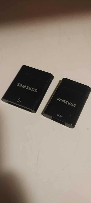 dwa adaptery (przejściówki) do tabletów samsunga