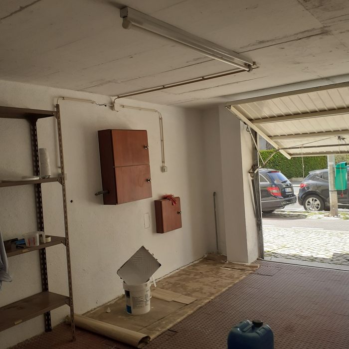 Garagem em alfragide  500m do IKEA com saida direta para a rua