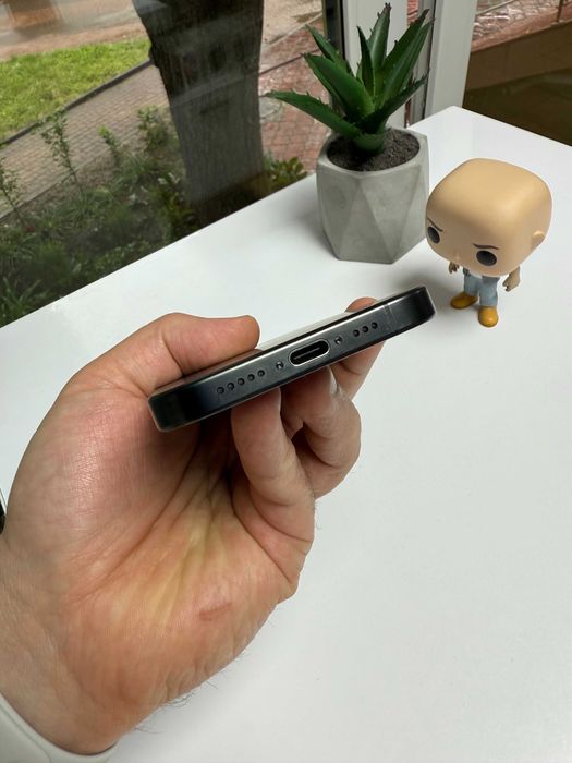 iPhone 15 Pro 256GB - 86% акб