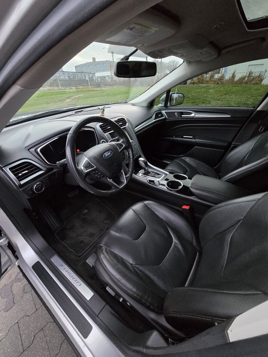 Ford Fusion Titanium Hybrid 2013