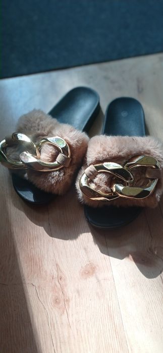 Klapki damskie  z futerkiem