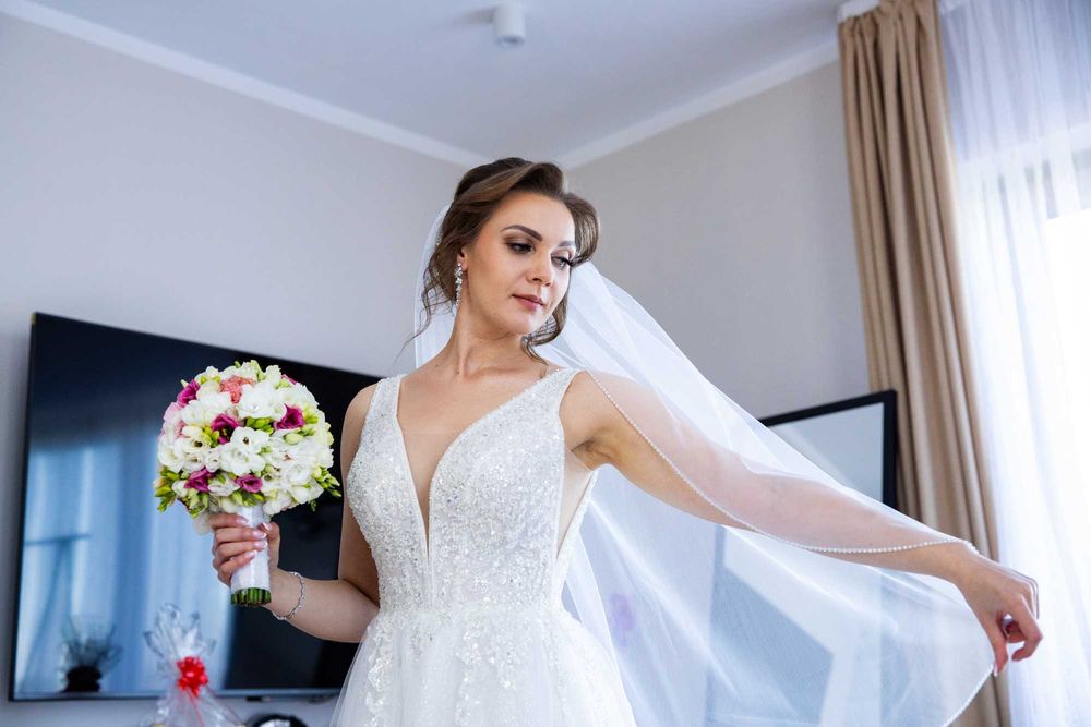 Suknia ślubna na wzrost 160 cm + 7 cm obcas