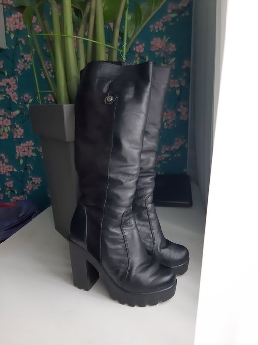 Зимові сапоги на стійких підборах