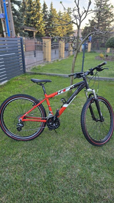 Rower młodzieżowy górski Kross Hexagon V3 6061 | MTB 26" |

Amortyzator | V-Brake | Nowa tylna Kenda |