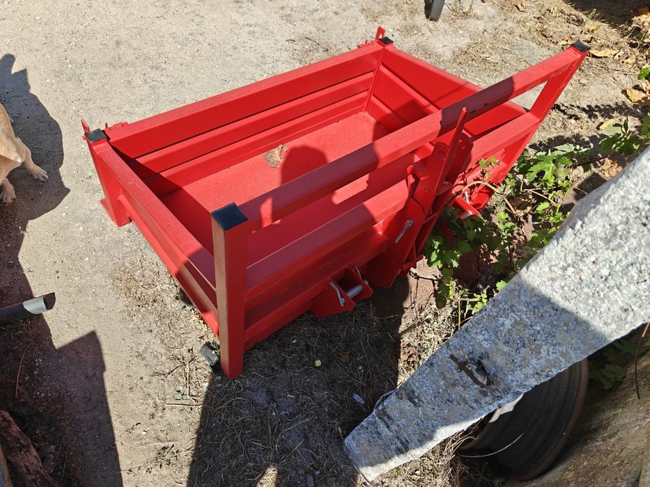 Trator Yanmar 4x4 com alfaias