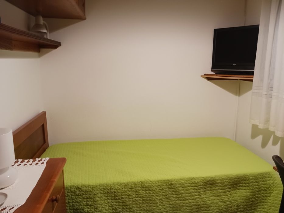 Quarto para arrendar perto Pólo Universitário