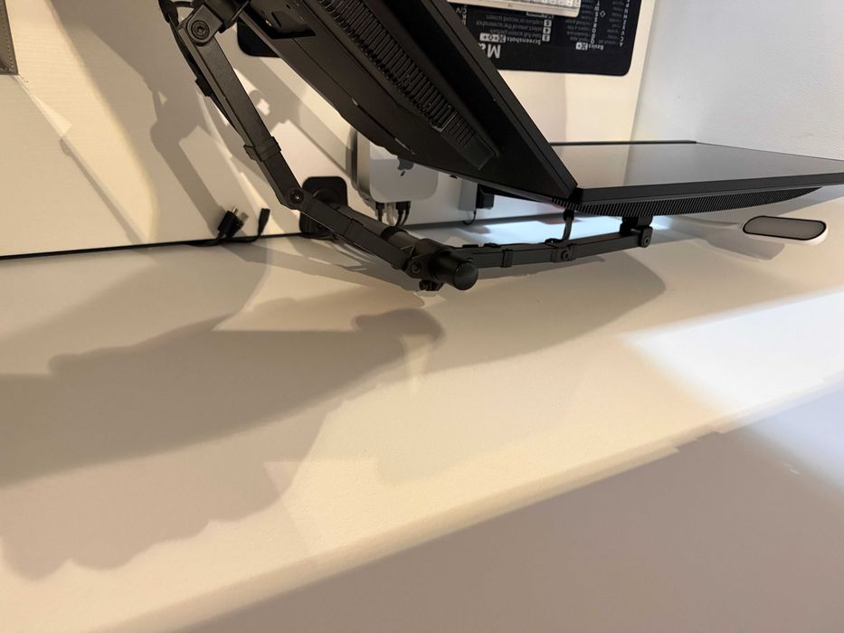 Uchwyt na 2 Monitory 32kg XQUANTUM MA10322