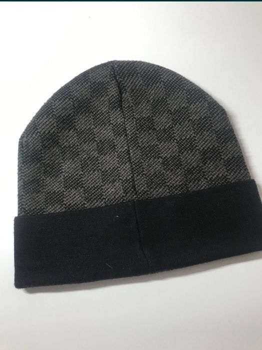 Шапочка бренд " LOUIS VUITTON "