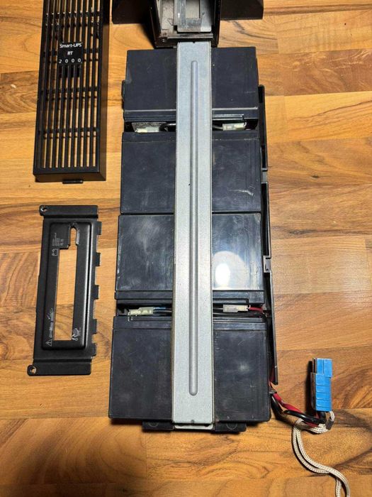 ИБП /ДЖБ/ УПС APC Smart-UPS 2000RT (SURT2000XLi)  Чистий синус