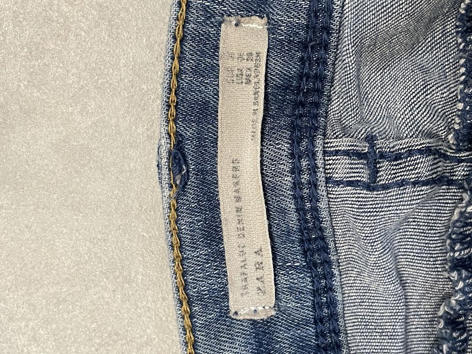 Spodnie jeansy z rozdarciami damskie Zara