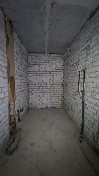 Продаж трикімнатної квартири у м.Самар (106 м²)