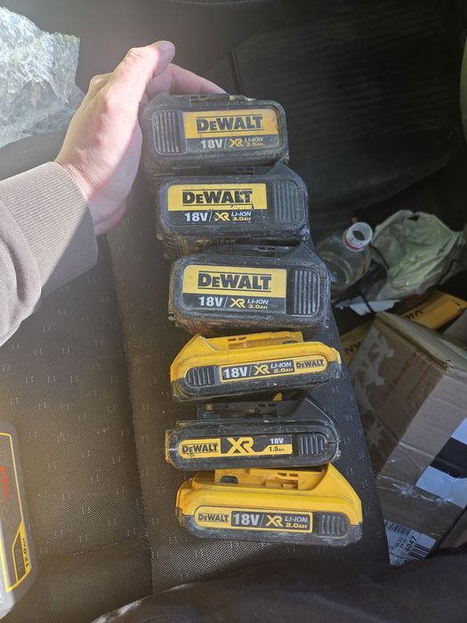Dewalt батареї під відновлення  ціна за 1штуку
