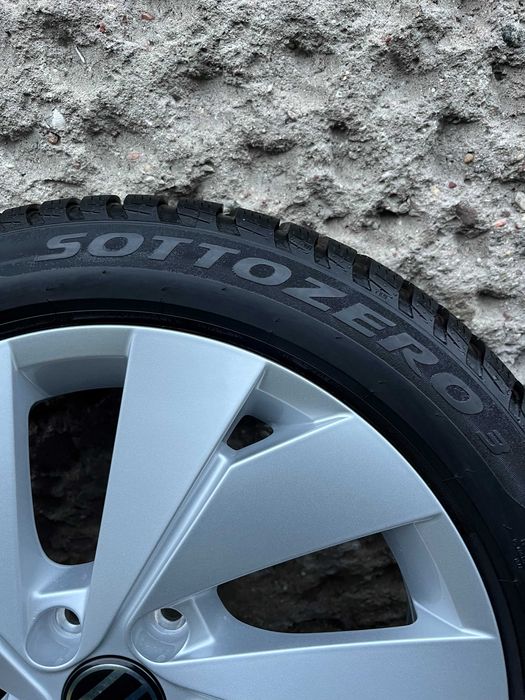 Koła Alufelgi 17" Vw Golf 8 5x112 Et 46 zima 205/50/17 stan igła