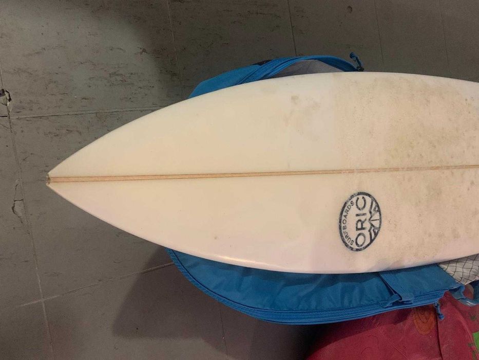 Prancha de Surf 6'0 Shapers com quilhas e capa