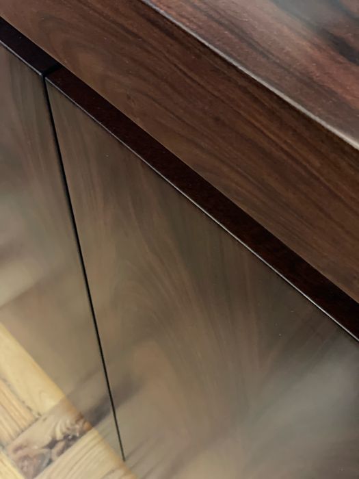 Mesa de Jantar + 8 cadeiras + 1 aparador + 1 móvel TV