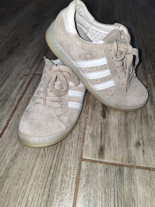 Дитячі кросівки 35 розміру