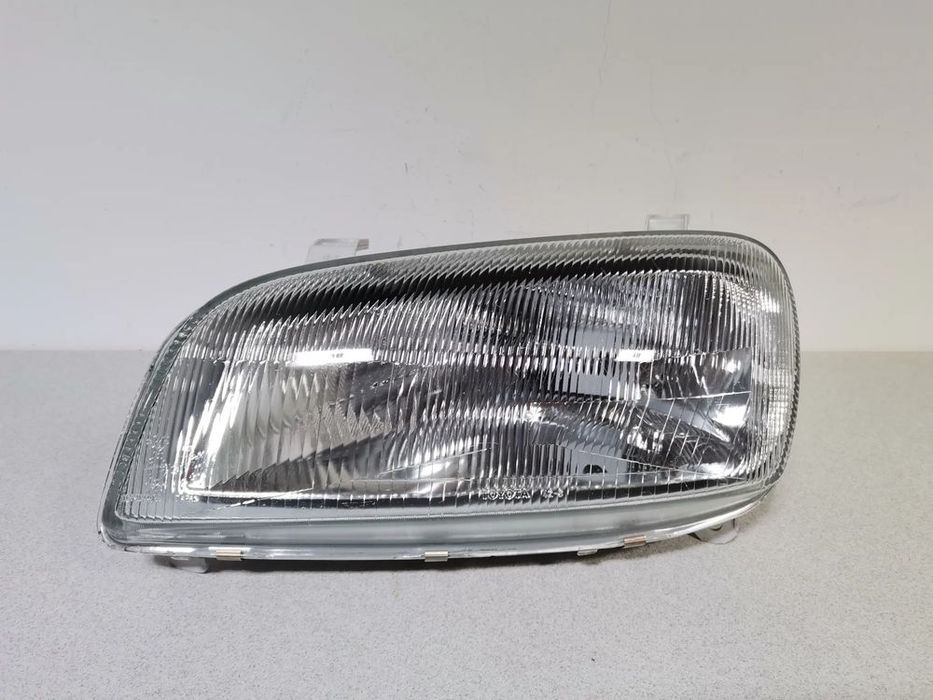 lampa reflektor lewy  toyota rav4 rav 4 i 94-97 oryginał