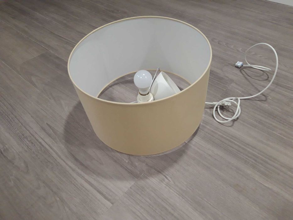 Abajur bege, candeeiro de tecto