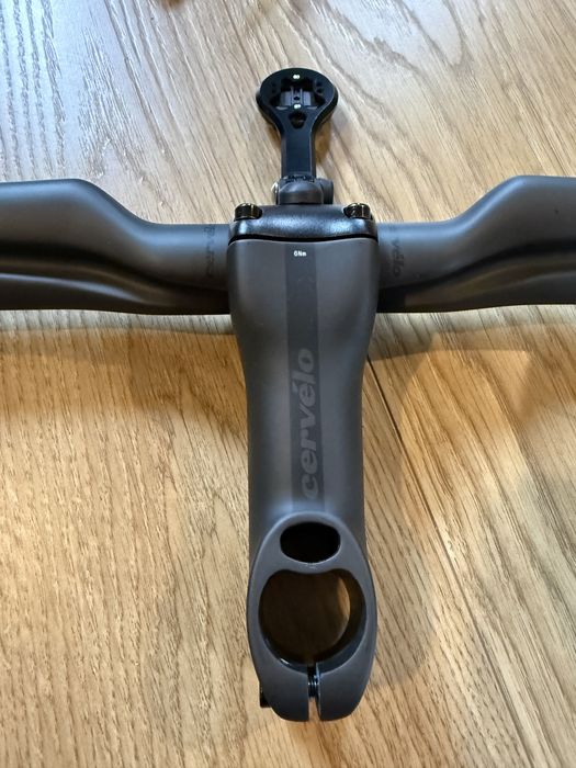 Szosowa kierownica karbonowa Cervelo R5 HB13, mostek karbonowy ST31