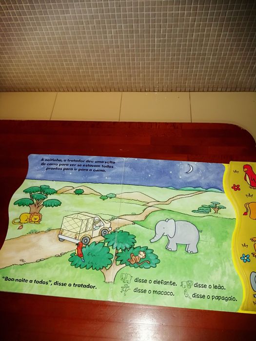 Livro fala com animais da selva