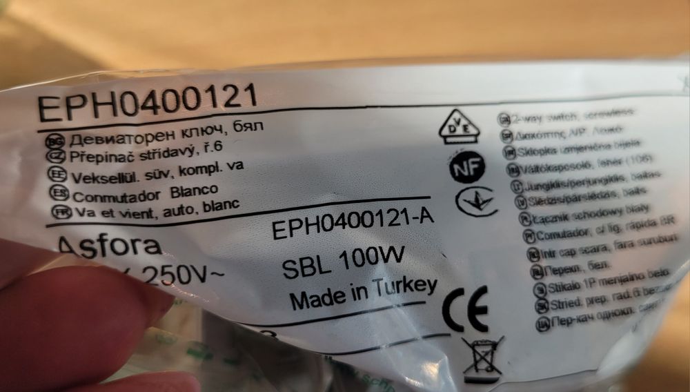 Вимикач 1кл, 2кл прохідний білий, крем Asfora Schneider Electric