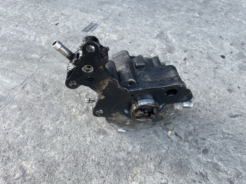 Тандемний насос (вакуумний) ОРИГИНАЛ VW Caddy 1.9 TDI BLS