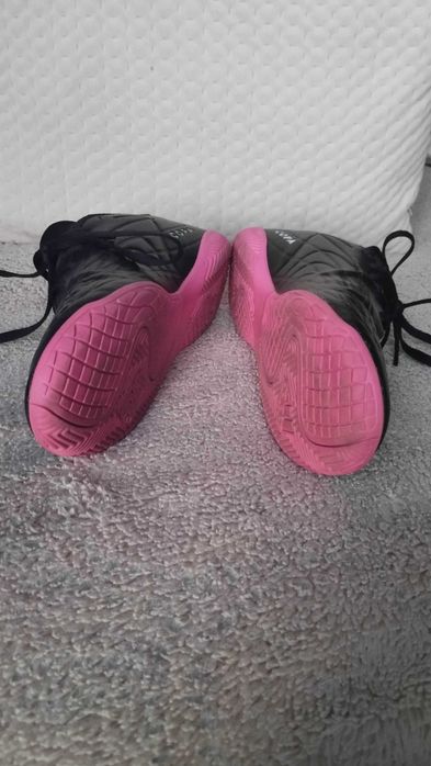 Halówki Adidas Copa dziewczęce.
