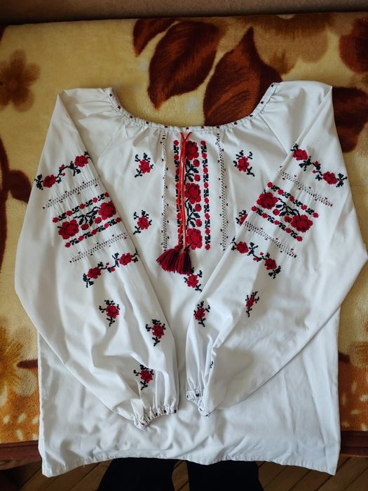 Вишиванка жіноча S-M