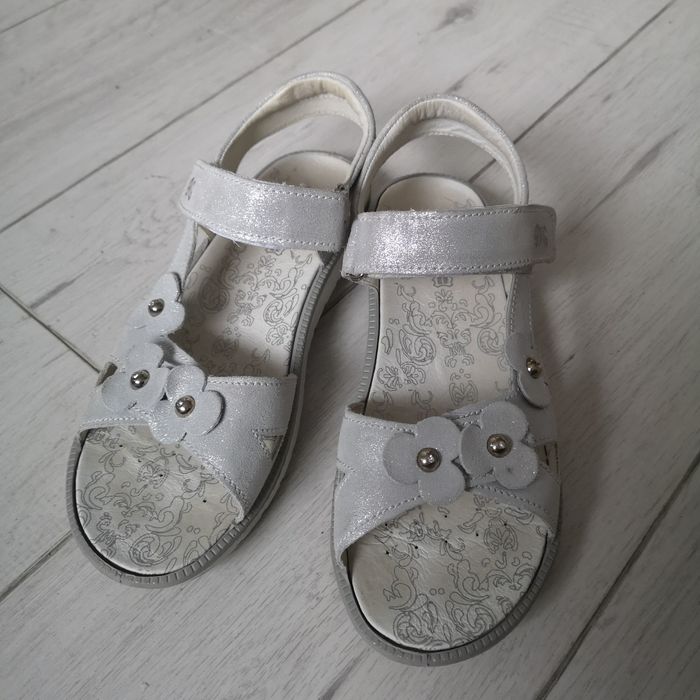 Sandały Primigi biale/ perlowe