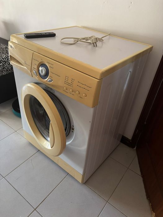 Maquina de lavar roupa