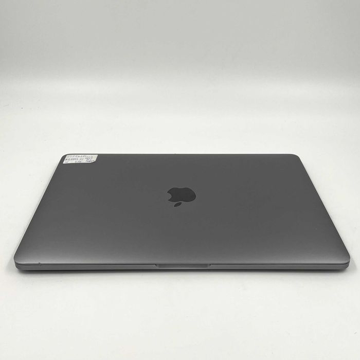 890$ MacBook Pro 13" 2022 M2 / 16 GB / 256gb SSD