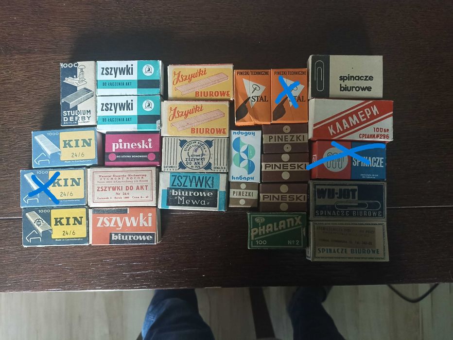 Zestaw 23 pudełek z lat 50~80 opakowań na pinezki, spinacze, zszywki