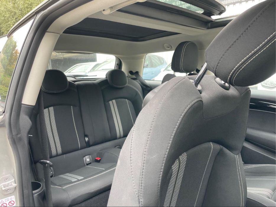 Mini Cooper SE, 100% Elétrico, de 2023, c/ teto panôramico e 26.500 km