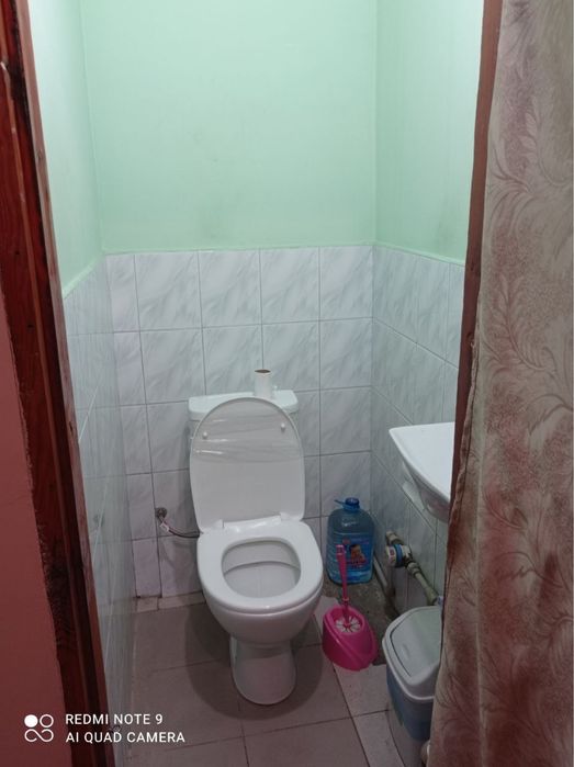 Ліжкомісце в кімнаті
