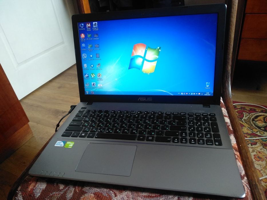 Ноутбук Asus x550c