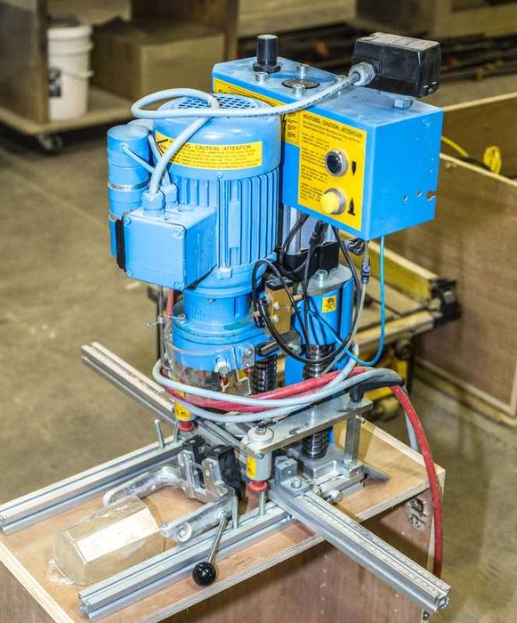 Máquina de dobradiças Hettich