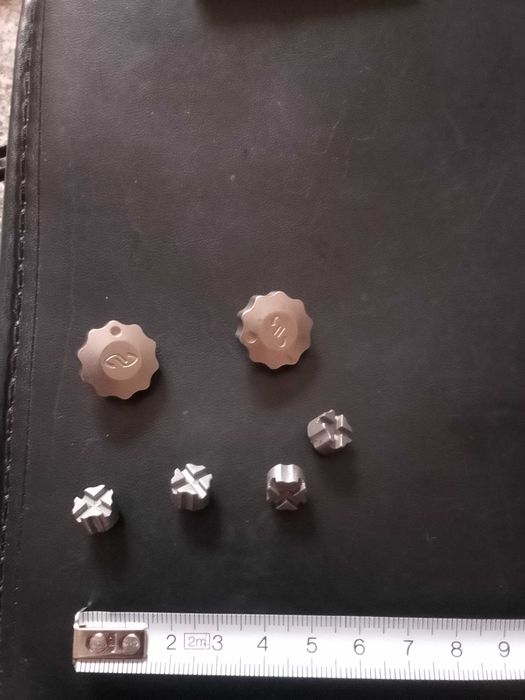2x Gałka Newport KD.75 + 4x Blaszki stykowe mikroprzełącznika – STAN BDB