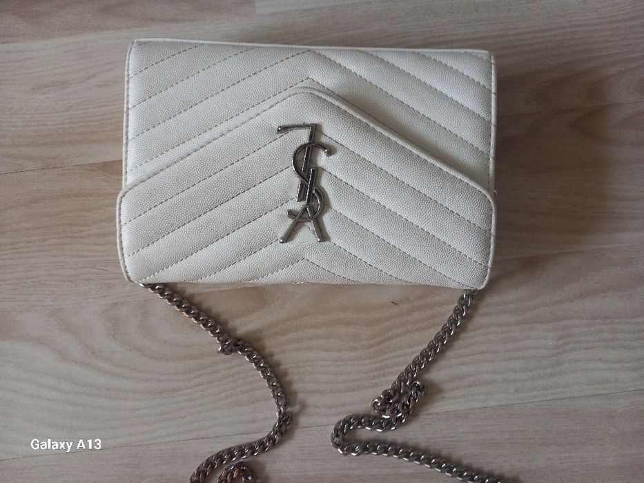 Saint laurent Paris biala torebka na łańcuszku