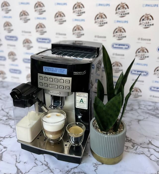 Кофемашина Кофеварка кавоварка Кавомашина Delonghi magnifica S