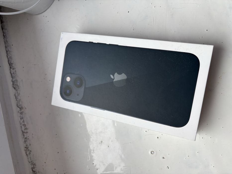 Iphone 13 czarny kondycja 85% pamiec wenetrzna 128gb
