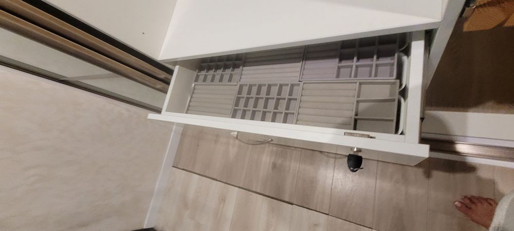 Гардеробна вмістка,шафа ширина 3.204 висота 2.645 глибина 0.710