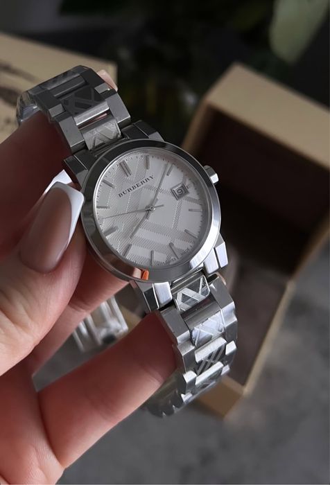 Годинник Burberry