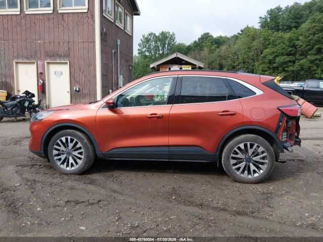 Ford Escape Titanium Hybrid 2020;