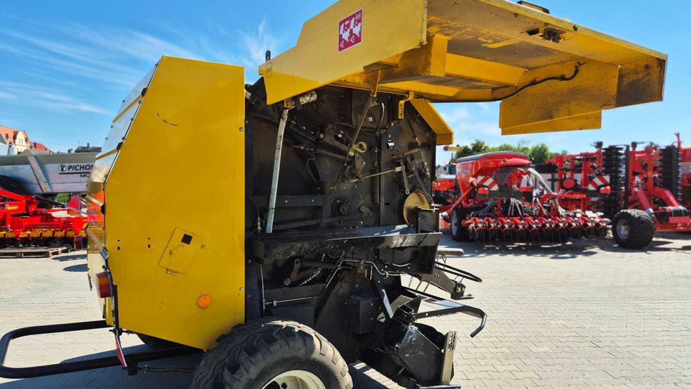 Prasa stałokomorowa New Holland BR6090
