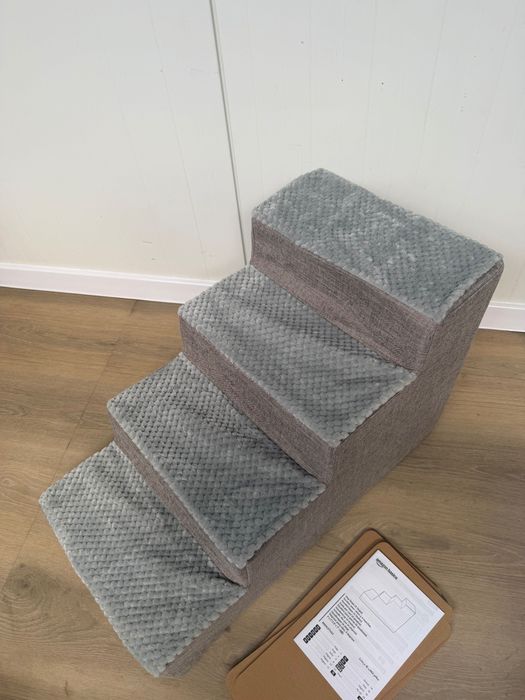 Amazon Basics Schody dla małych psów o wysokości 46cm, 4-stopniowe schodki  ze zdejmowanym pokrowcem nadającym się do prania