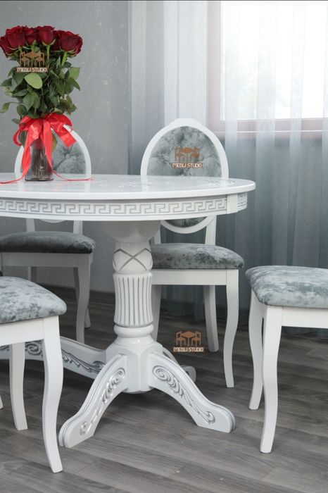 Стіл та стільці для кухні або вітальні/ меблі в стилі бароко/вишукані